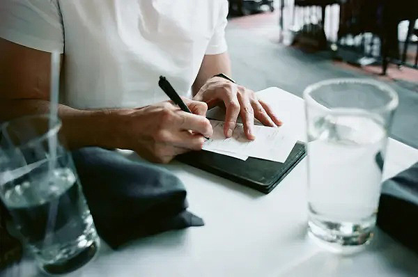 Consejos de seguridad y para la elección Para las Mujeres en las citas o datings